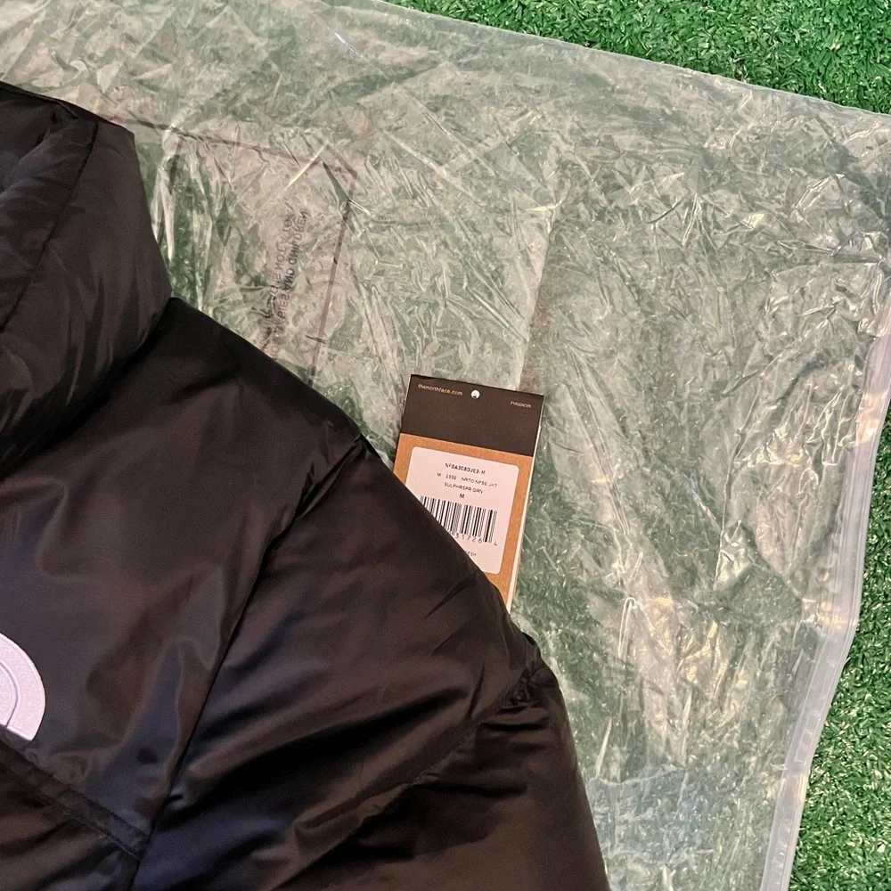 The North Face 700 Puffer Jacket - Picture 6 of 6